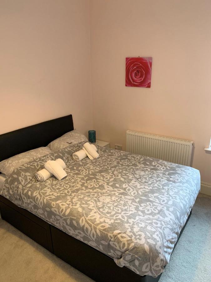 12 Person 6 Bedroom Self Catering House Liverpool Eksteriør billede