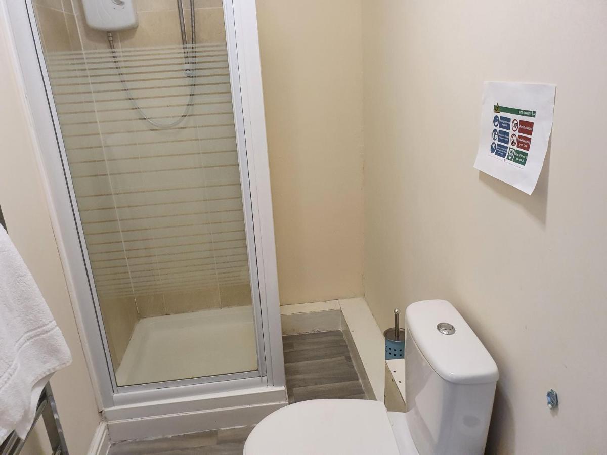 12 Person 6 Bedroom Self Catering House Liverpool Eksteriør billede