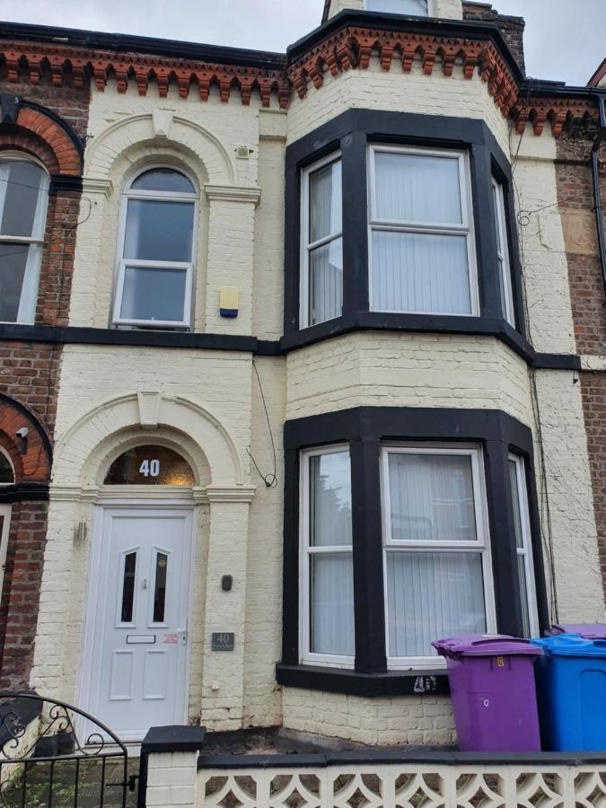 12 Person 6 Bedroom Self Catering House Liverpool Eksteriør billede